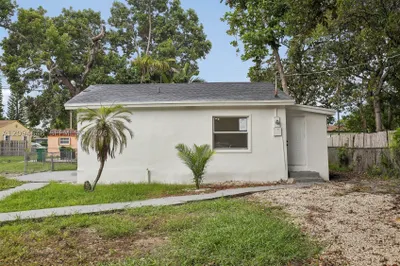 1063 NW 55th Ter 1