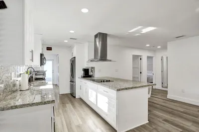 2800 SW 26th St 1