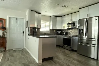 5409 LAKEFRONT Boulevar #D 1