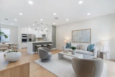 23 NW 4th Avenue 1