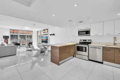 9901 E Bay Harbor Dr #802 1