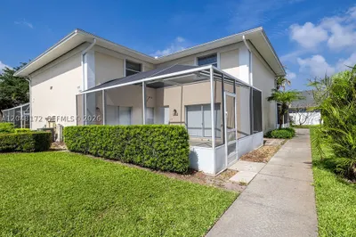 1542 N Lawnwood Cir #37D 1