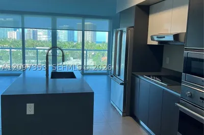 9821 E Bay Harbor Dr #805 1