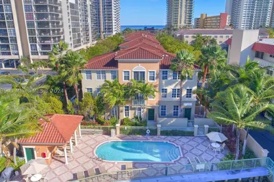 2071 S Ocean Dr #TH20 1