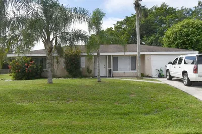 366 SE Evans Avenue 1