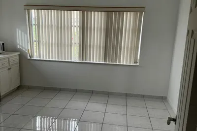 9409 NW 81 Manor