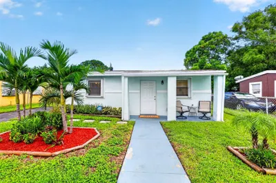 2825 NW 3rd St 1
