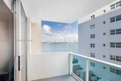 1200 West Ave #524 1