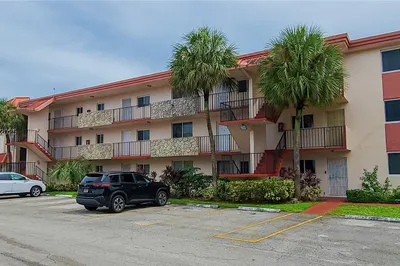 1080 Del Lago Cir #201 1