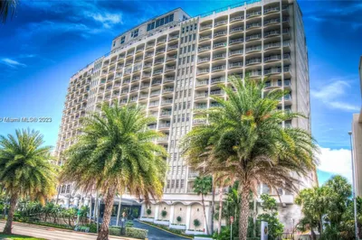 5401 Collins Ave #919 1