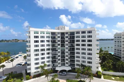 2800 N FLAGLER Drive #211 1