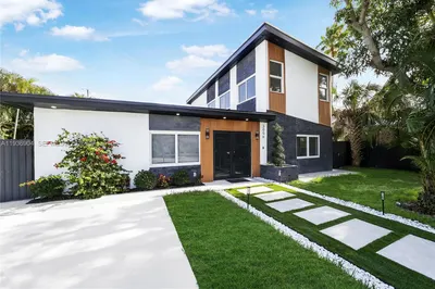 3056 NE 14th Ave 1