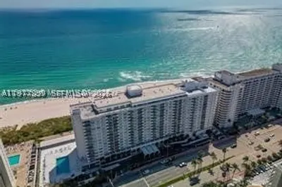 5601 Collins Ave #505 1