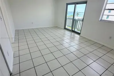2001 Bay Dr #401 1