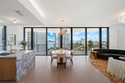 500 Alton #1205 1