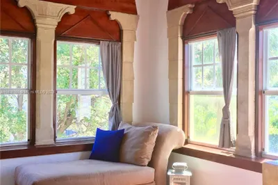 1528 Drexel Ave #2A 1