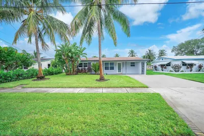 4521 SW 34th Drive 1