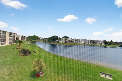 1083 Oakridge U 1