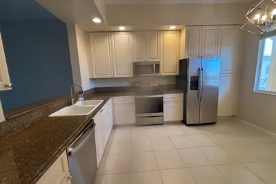 30 Harbour Isle Drive W #Ph-05 1