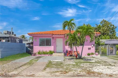 3675 NW 5th St 1
