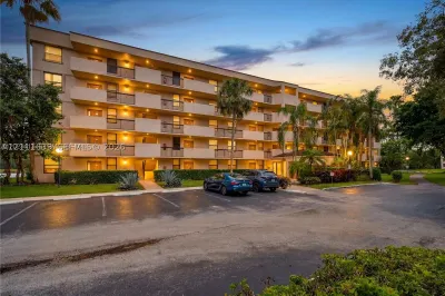 2768 S Carambola Cir S #206 1