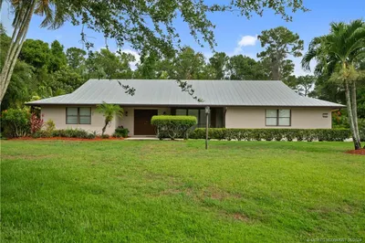 5160 SE Sterling Circle 1