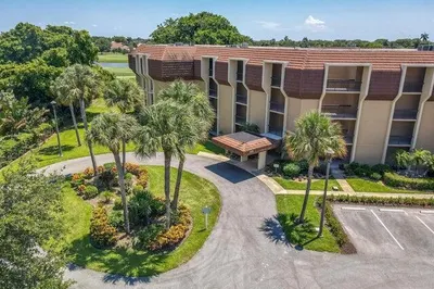 5350 Woodland Lakes Drive #209 1