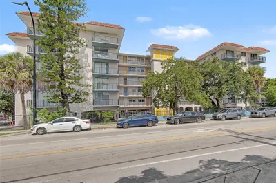 12590 NE 16th Ave #402 1