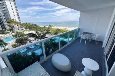 2301 Collins Ave #611 1
