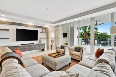 2700 Donald Ross Road #207 1