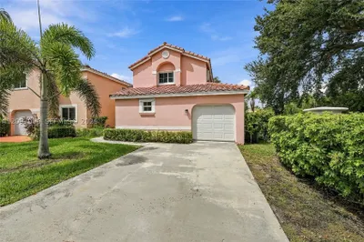 1301 SE 5th Ct 1