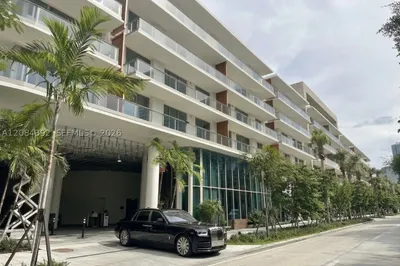 2200 Brickell Ave. #313 1