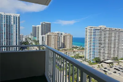 1985 S Ocean Dr #17P 1