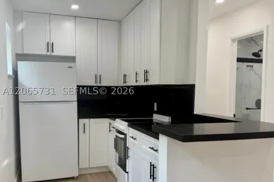 7521 NE 2nd Ct #3 1
