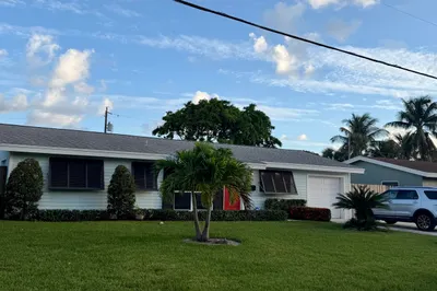 474 NE 38th Street 1