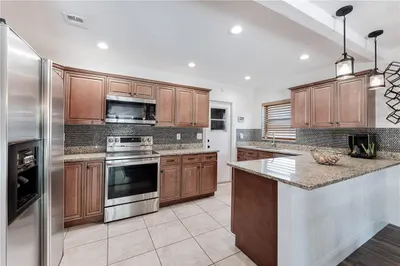 419 SW 4th Avenue 1