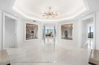 Gallery Entry