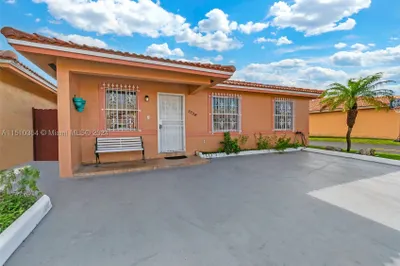2238 W 74th Ter #39C 1