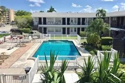1100 Atlantic Shores Blvd #406 1