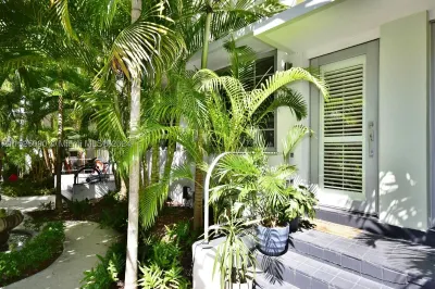 727 Jefferson Ave #5 1