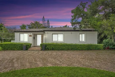 601 La Villa Dr 1