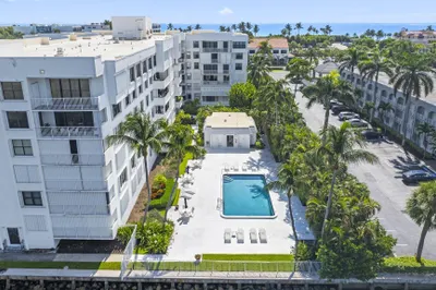 2860 S OCEAN Boulevard #302 1