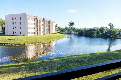 10442 Sunrise Lakes Blvd #203