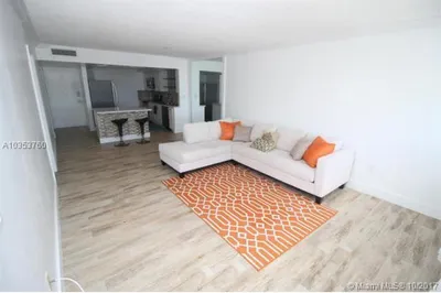 1351 NE Miami Gardens Drive #1513e 1