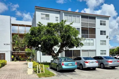 2840 Somerset Drive #208m 1
