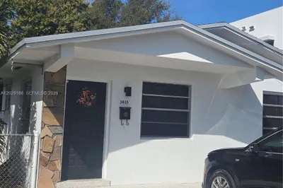 3435 NW 4th St 1