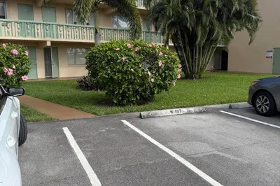 400 VILLAGE GREEN Circle W #105 1
