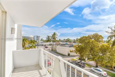7133 Bay Dr #401 1