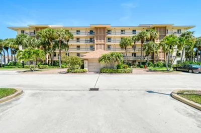 2401 Marina Isle