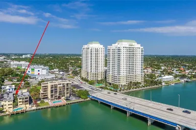 7845 NE Bayshore Ct #8 1
